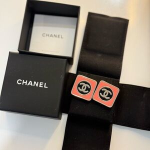 Chanel Vintage Style Black and Pink Earrings